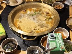 -顶顶汤火牛排火锅·经典铜锅涮肉