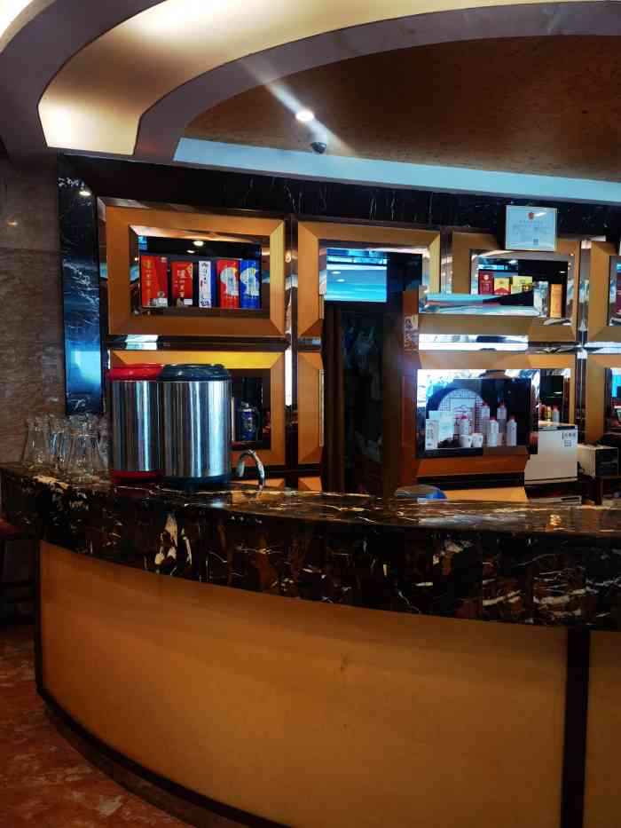 九重天旋转餐厅