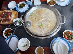 -老来福·非遗酸汤兔(凯旋路店)