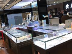 -黄益静眼镜行