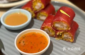 Golden Sea Shrimp Red Rice Noodle with Sauce