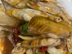 油泼蛏子-老东镇啤酒屋海鲜加工·蒸汽海鲜·海鲜烧烤(台东店)