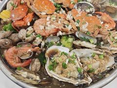 -鑫渔港海鲜本地菜·山海关浑锅(东戴河店)