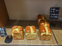 -沁屋面包店(人民东路店)