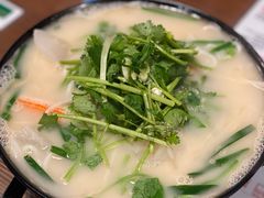 浓汤鱼汁小锅米线-肥汁米蘭香港米线(宁波路总店)