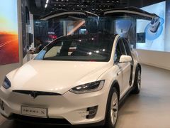 -TESLA 特斯拉(上海太古汇体验店)