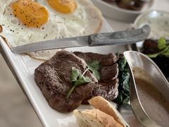 特级21天排酸牛排双煎蛋-The Rug Cafe(王府中环店)