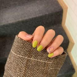 -伍小姐美甲美睫半永久