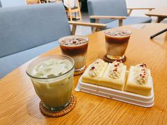 -蓝白咖啡馆(金山亭林店)