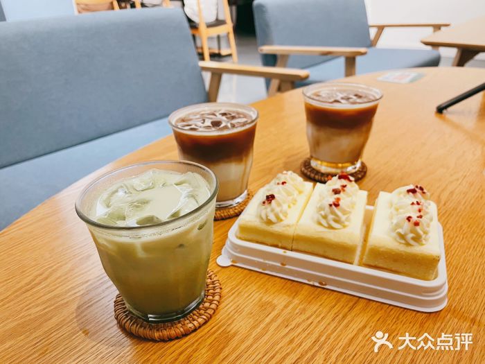 蓝白咖啡馆(金山亭林店)图片