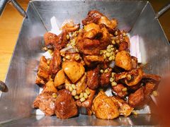 麦仁鲜蘑爆牛仔粒-弄堂里(雨花客厅店)