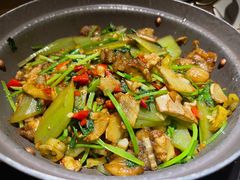 干锅牛蛙-吃饭皇帝大(长宁龙之梦店)