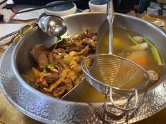 -左庭右院鲜牛肉火锅(金山万达店)
