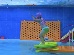 -蓝鲸奇亲子游泳俱乐部