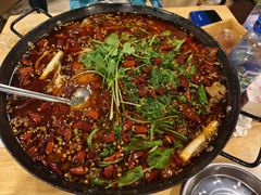 老铁锅秘制美蛙-鸿顺老铁锅美蛙鱼府(解放碑店)