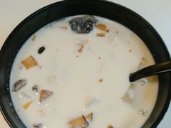 -志龙皇冠吃货椰子铺