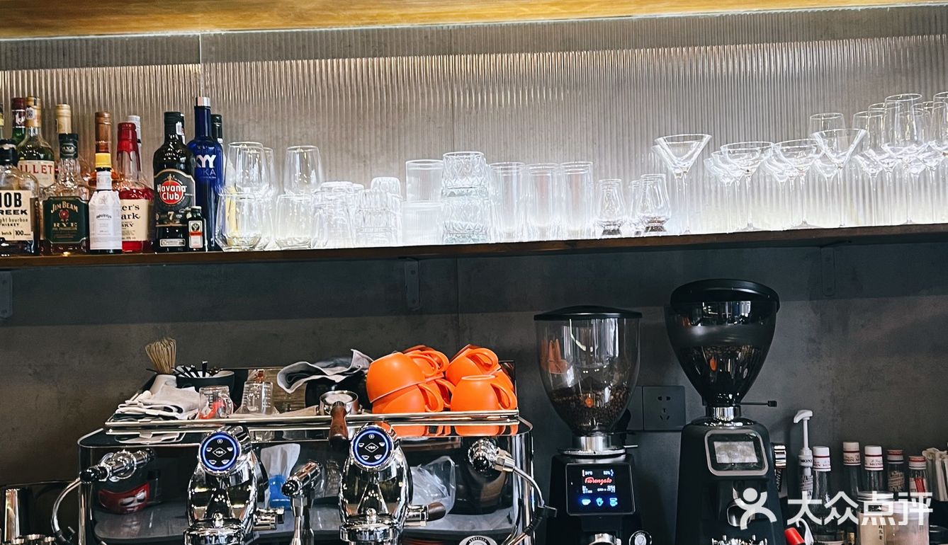 EQ’M Coffee&Bar｜从早到晚陪住你🤎