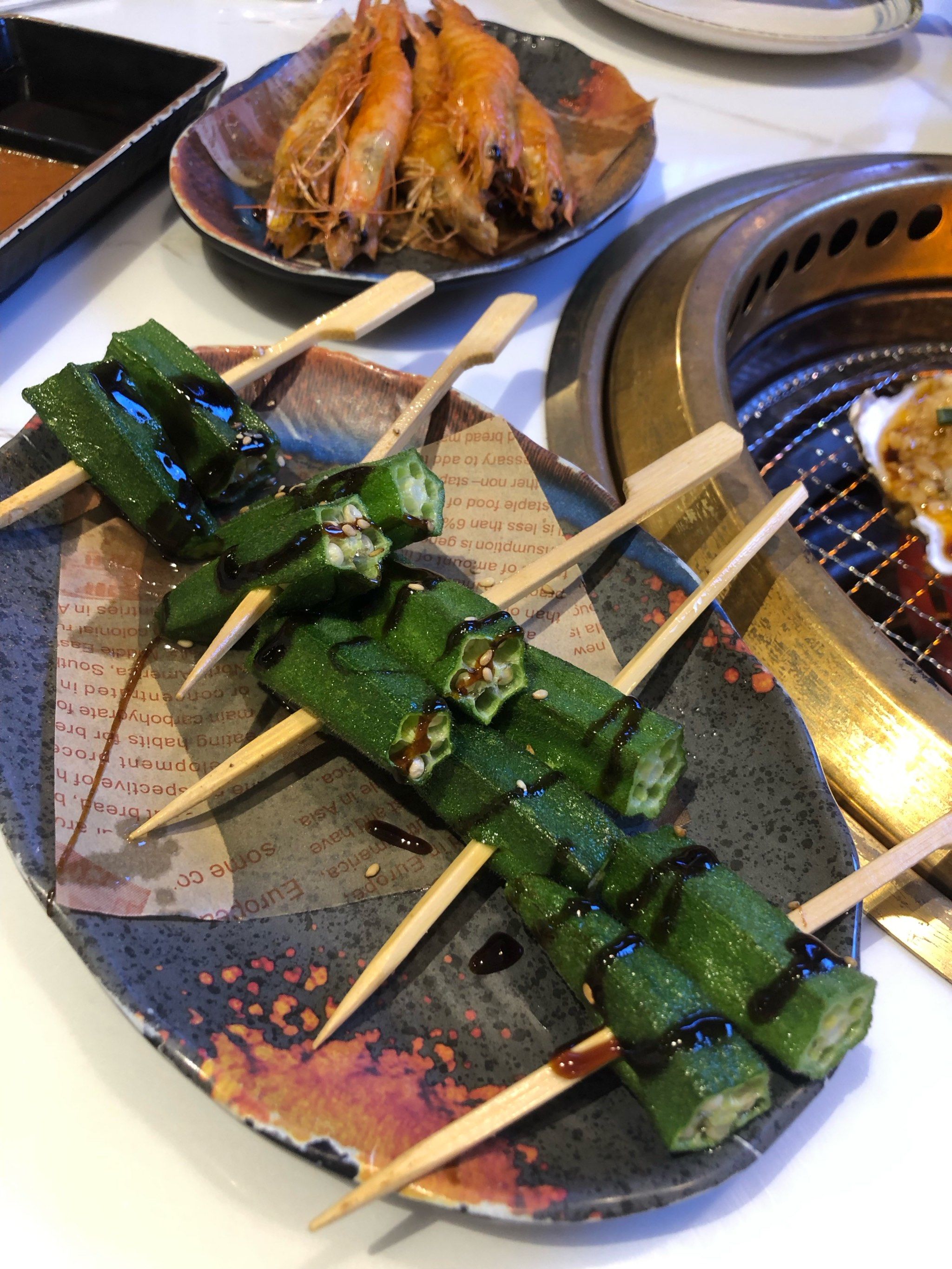 人间烟火简单而美味 #城市美味寻新季 烤肉馆里的特色美味佳肴 烤秋葵