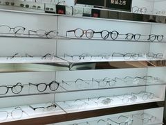 -LensCrafters亮视点·OAKLEY精选(静安嘉里中心店)