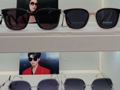 -J-Optical佳视明眼镜·蔡司视觉(青岛金茂览秀城店)
