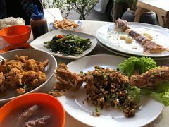 -大树下海鲜饭店