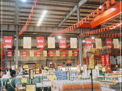 -洛哈思全球商品折扣仓(昆山路店)