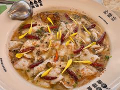 老坛酸菜鲈鱼-渔语鱼新川菜Bistro(万象天地店)