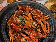 -肥肥虾庄·金牌油焖大虾(汉街SKP店)