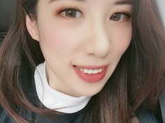 -4iNLOOK美瞳店(龙之梦购物中心虹口店)