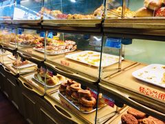 面包甜点陈列柜-新侨三宝乐面包店(崇文门店)