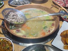 -洱火云南酸菜牛肉火锅(石景山当代商城店)