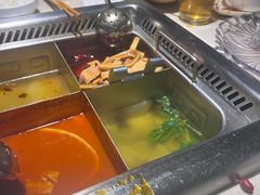 -海底捞火锅鲜切牛肉主题店(长寿路店)