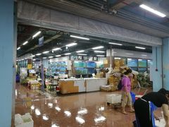 -渔人湾码头海鲜市场负二楼