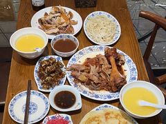 -老天桥酱肉烧饼夹肘子(天桥店)