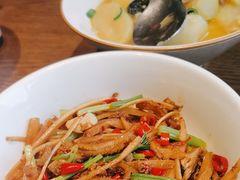 -湘力力小院·鱼汤泡饭(枫林路店)
