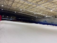 -乔波室内滑雪场