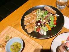 煎鸡肉有机藜麦沙拉-The Diner X餐厅(青岛万象城店)