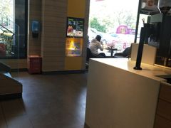 -麦当劳(友谊路得来速店)