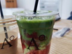 冰草莓抹茶拿铁-About咖啡(蓉运壹号店)