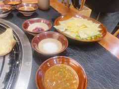 乳扇-阿山卓·野生菌火锅·纳西火塘烤肉