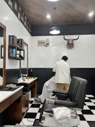 -MARTIN'S BARBER SHOP男士理发馆