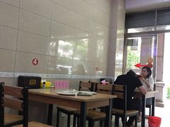 大堂-肉燕扁食草包飯(东街店)