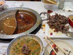 -嘎琉鲜切牛肉自助火锅