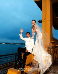 -雪中彩影婚纱摄影·微光艺术中心