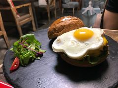 -HIGH FIVE哈福手工汉堡(桂林路店)