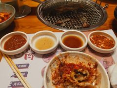 -草家酱蟹炭火烤肉店(珲春南路一店)