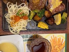 -豪客来牛排(空港华联店)