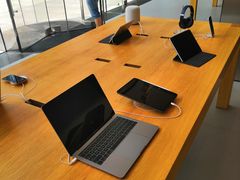 -Apple零售店(华贸购物中心店)