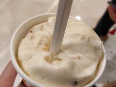 朗姆葡萄巴旦木-DQ·蛋糕·冰淇淋(新佳丽店)