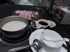 -红鼎豆捞·非遗鲍皇汤火锅(宝丰路店)